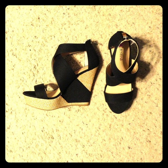 Brand new size 9 wedges! - Picture 1 of 2
