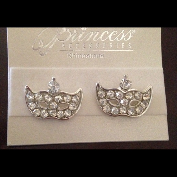 Masquerade earrings!