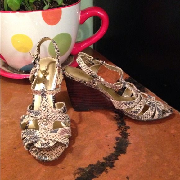 🚫BUNDELED🚫Snakeskin print strappy sandals