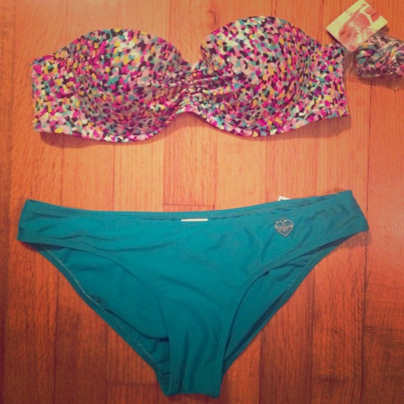 Beachy Sexy Madi Victoria Secret push up bandeau