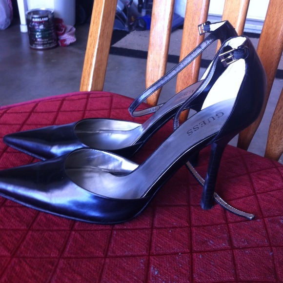 Size 8M black Guess Stilettos. $20 - Picture 2 of 4