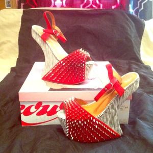 🦓❤️JEFFREY CAMPBELL• “VICIOUS” spiked wedges 🖤