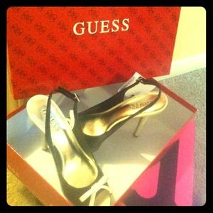 Brand new never been worn guess sandals!