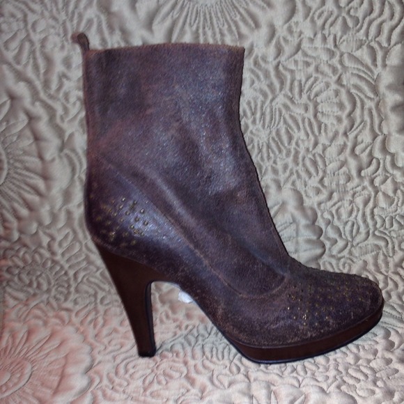 ⬇PRICE REDUCED 7/29 Dollhouse Studded Boots - Picture 2 of 3