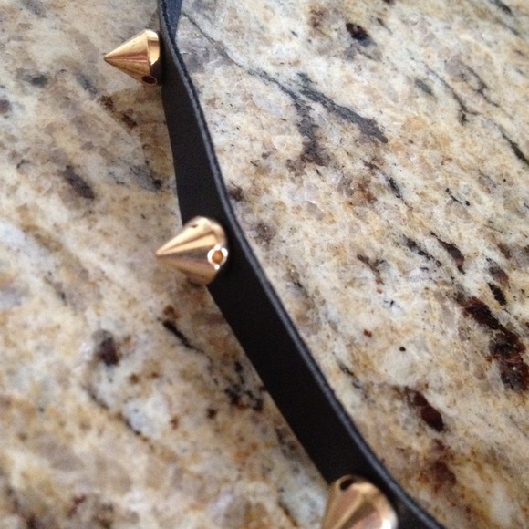 ❌SOLD❌Spiked Headband - Picture 2 of 2