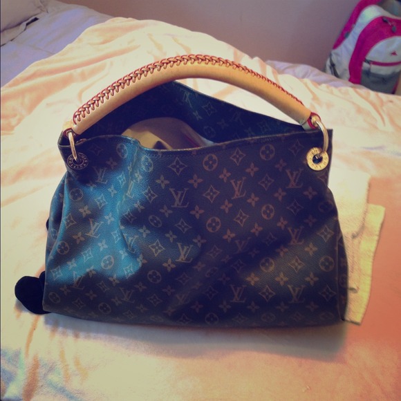 Louis Vuitton Bag !