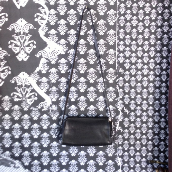 Vintage Coach Cross-body Purse - Picture 3 of 4