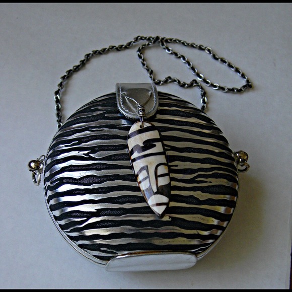 💥💥SOLD💥💥Metallic handbag!