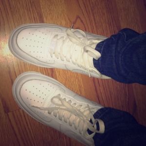 🎉REDUCED🎉White Air Force Ones w/ Box