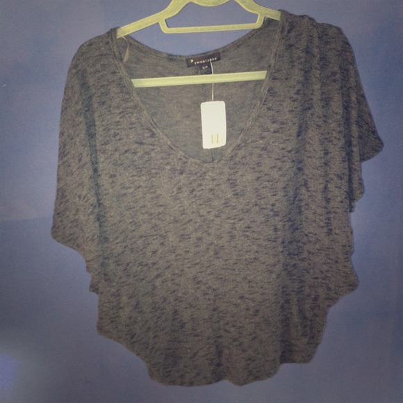 Grey burn out bat winged top