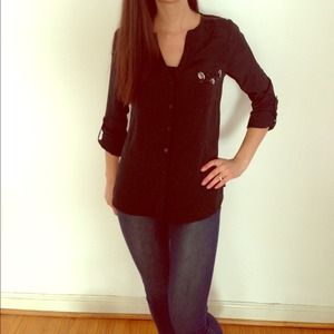 💋SOLD IN BUNDLE💋Button down top