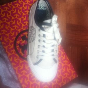 Almost like new Tory Burch sneakers