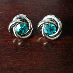 Earrings never worn!