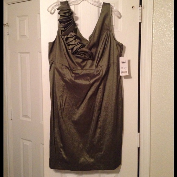 Green cocktail dress