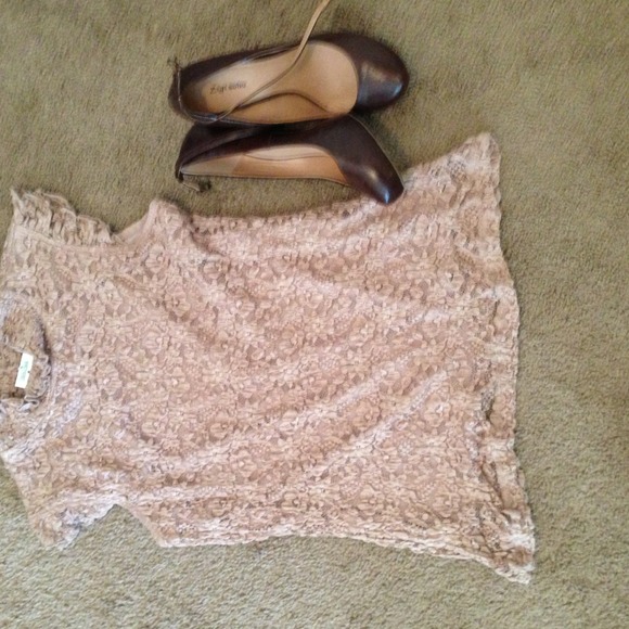 Top - Picture 2 of 2