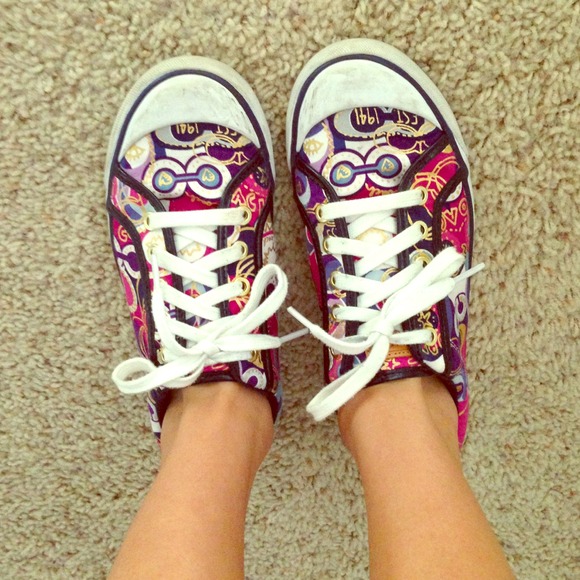 HOLD coach shoes size 7.5