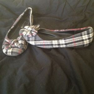 👍REDUCED👍Plaid flats