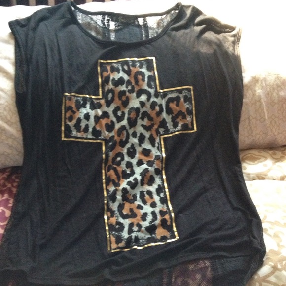 Cross high/lo shirt NWOT