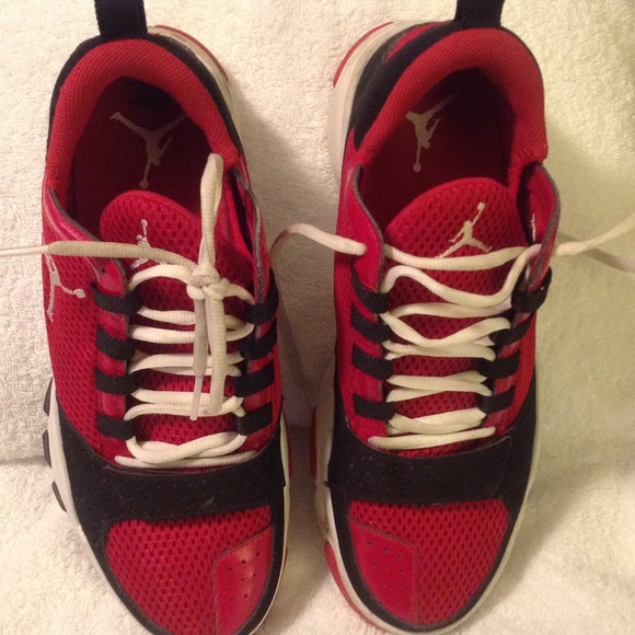 Men's Jordan gym shoes