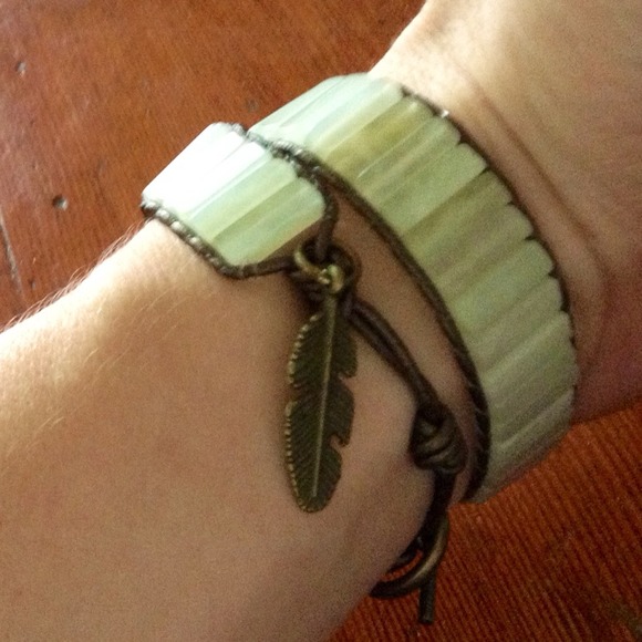 Gorgeous white square tube bead wrap bracelet - Picture 4 of 4