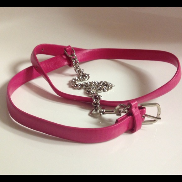 💕Skinny hot pink belt with attached chain 💕