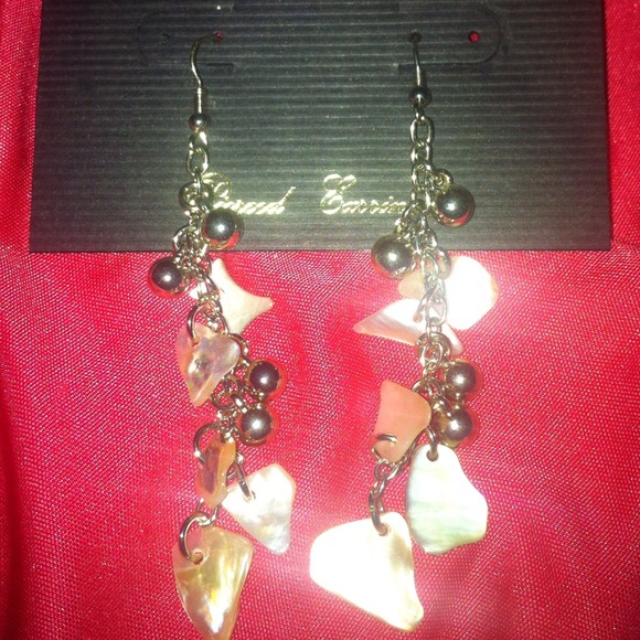 Shell earrings