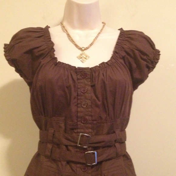 Fashion Ai  button front dress. L:34". B:31. W:28. - Picture 2 of 4