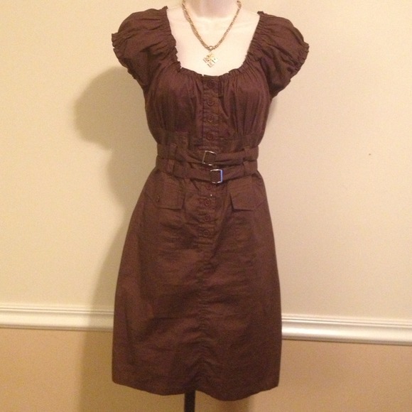 Fashion Ai  button front dress. L:34". B:31. W:28. - Picture 4 of 4