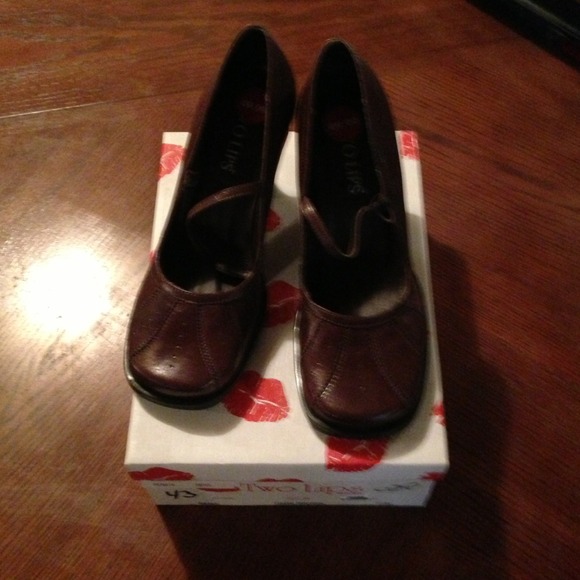 Dress brown shoes