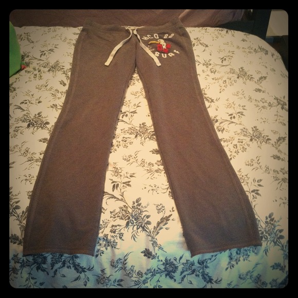 Hollister sweat pants and wrapper purse bundle