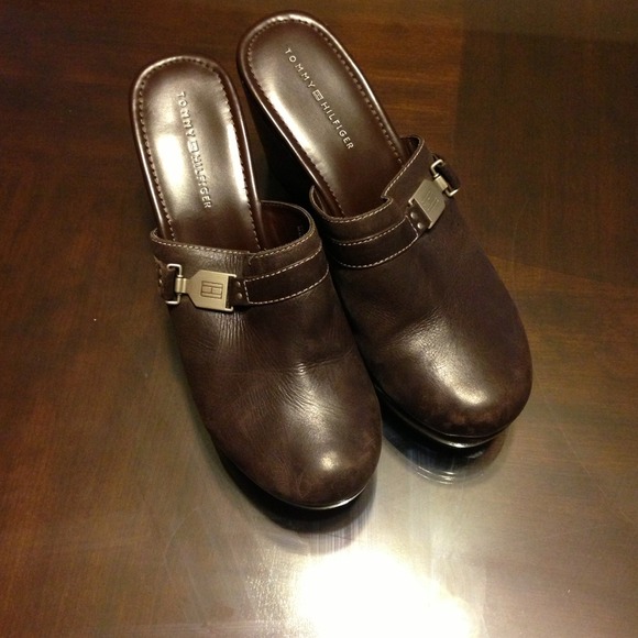 Tommy Hilfiger clogs