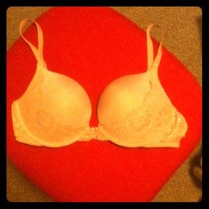 Victoria's Secret Nude Crochet Bombshell Bra 32C