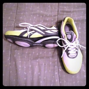 New reebok easy tones breast cancer edition