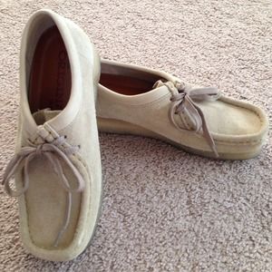 reduced price clarks shoes