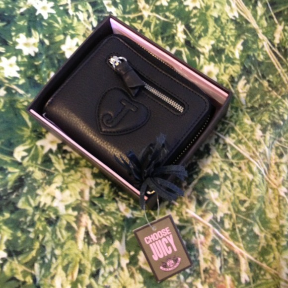 Juicy Couture Wallet - Picture 2 of 4
