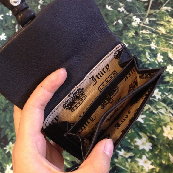 Juicy Couture Wallet - Picture 3 of 4