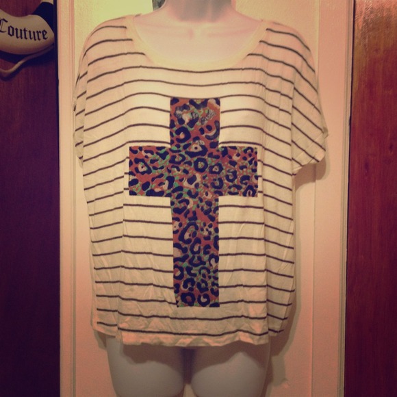 Striped tee with leopard print cross