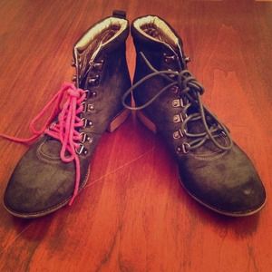 😃😀TRADED😃😃Dark Grey Suede Boots