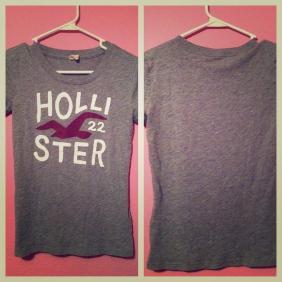 Hollister tee