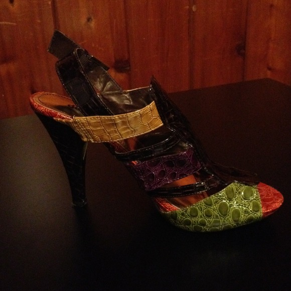 Multi color , faux snake skin heels - Picture 4 of 4