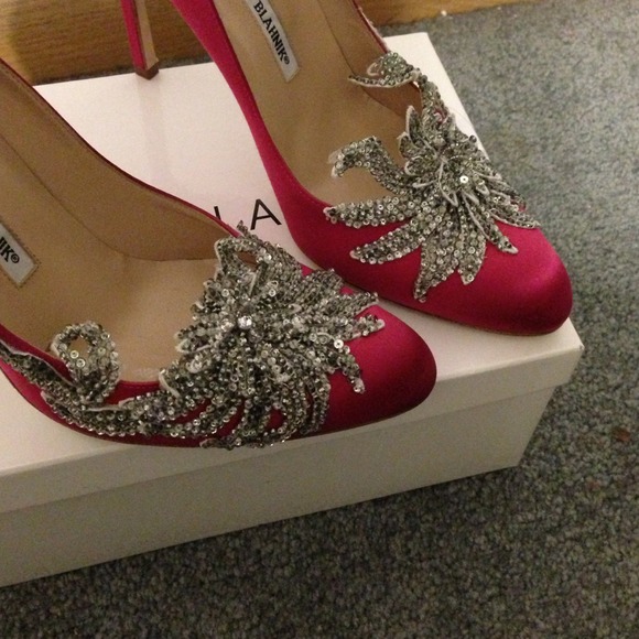 Host Pick 6/13/14 Authentic  Manolo Blahnik 'Swans - Picture 2 of 4