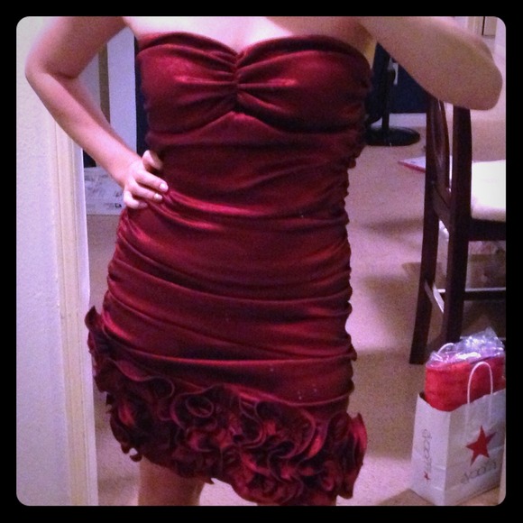 Elegant fitted dark red dress ArdenB  Small