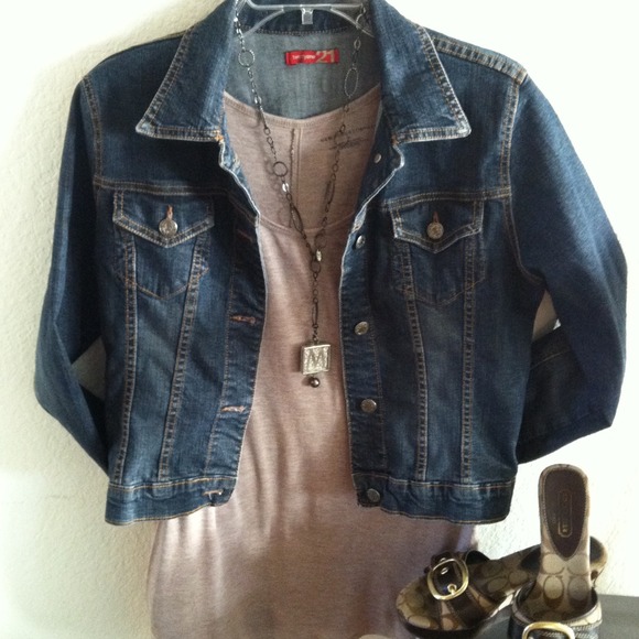 •HOST PICK 1/20/14• Denim Jacket