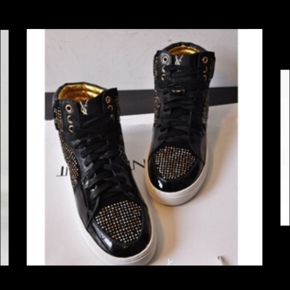 ✋Not For Sale✋ Looking for these!!!!!