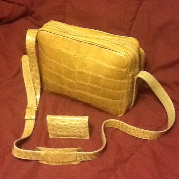 Handbag - Picture 2 of 4