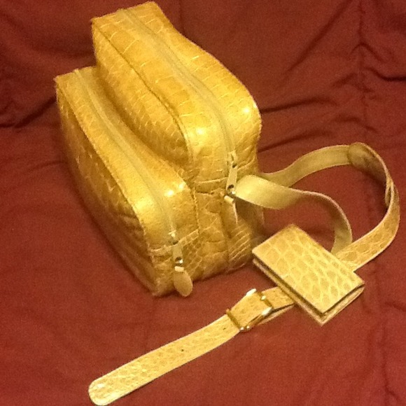 Handbag - Picture 3 of 4