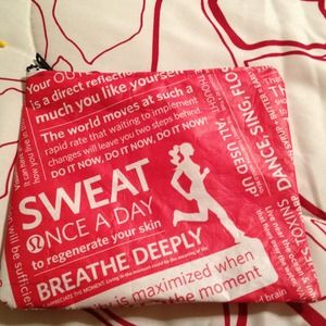 Lulu lemon cosmetic bag