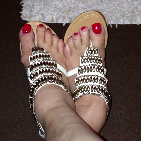 Sandles✨Reduced✨ - Picture 2 of 4
