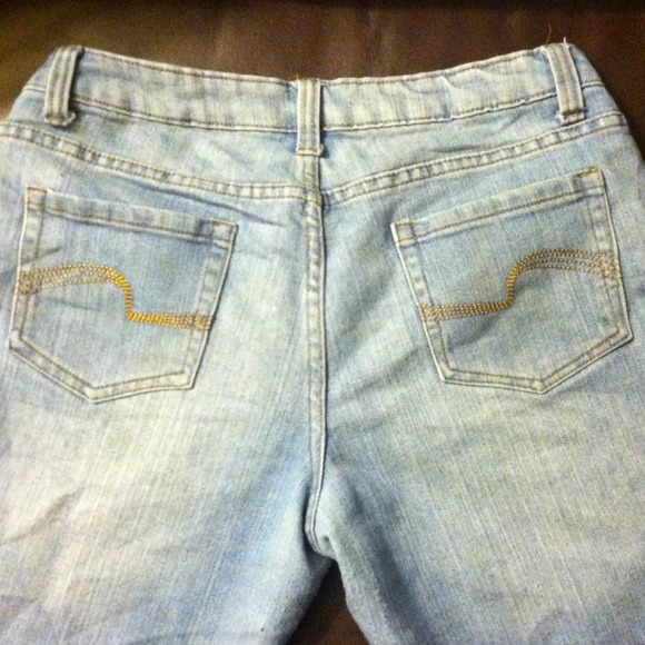 Jean Capris - Picture 3 of 3