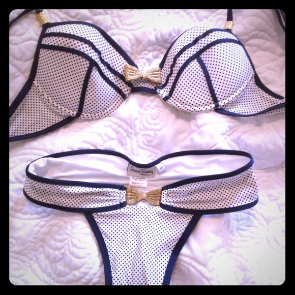 Beach Bunny Bikini 🐇🎀⛅👙